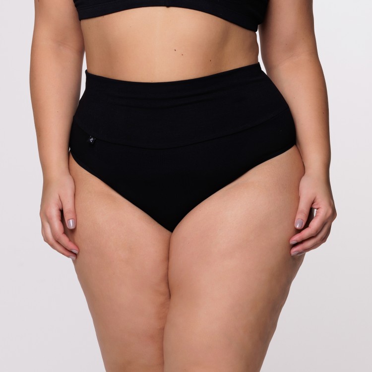 Calcinha Plus Size Cós Super Largo Em Algodão Egípcio na cor Preta