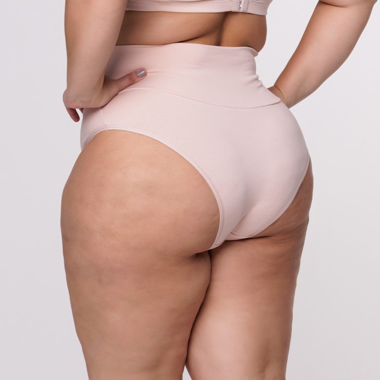 Calcinha Plus Size Cós Super Largo em Algodão Egípcio na Cor Nude